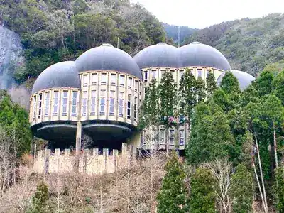 球泉洞森林館