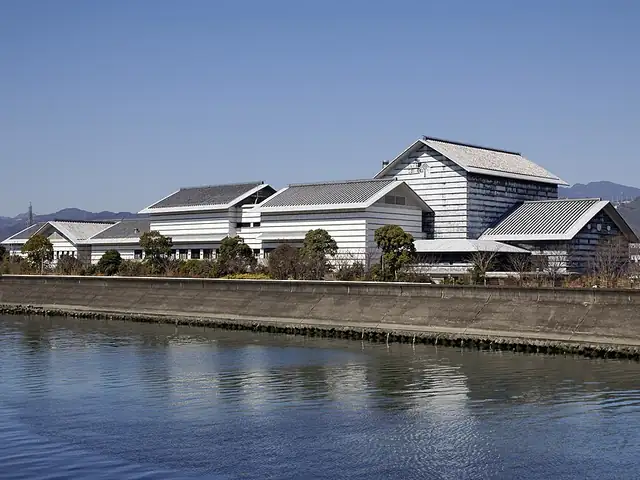 高知県立美術館