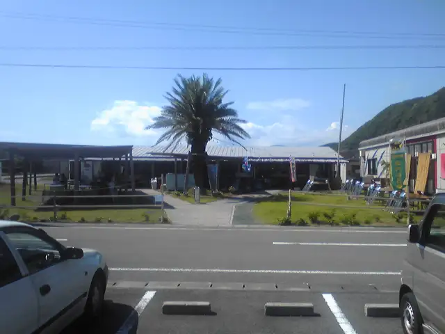 海の駅とろむ