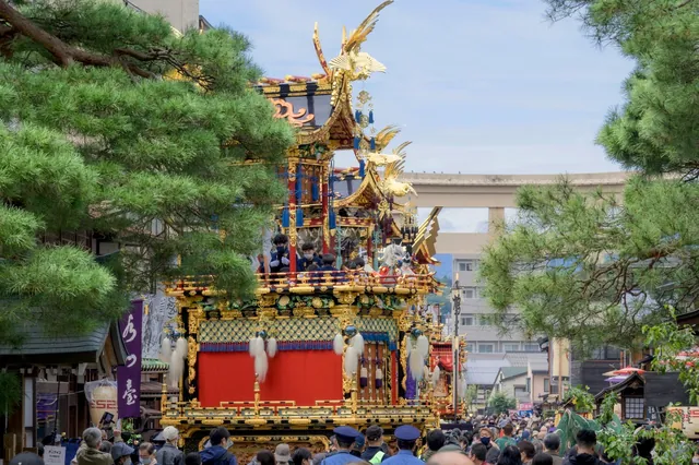 秋の高山祭（公式サイトの写真）